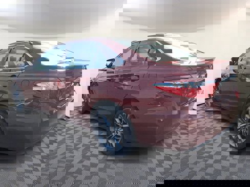 Used 2016 Toyota Camry SE image 4