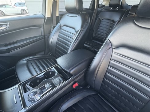 Used 2020 Ford Edge SEL image 24