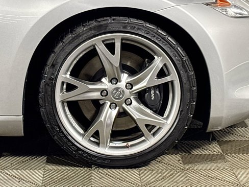 Used 2011 Nissan 370Z Touring w/ Sport Pkg image 22