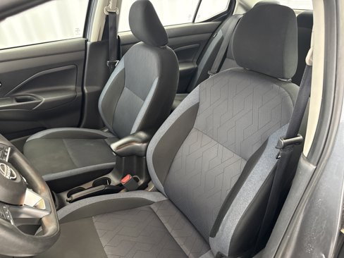 Used 2023 Nissan Versa SV image 8