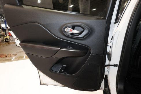Used 2019 Jeep Cherokee Trailhawk image 20