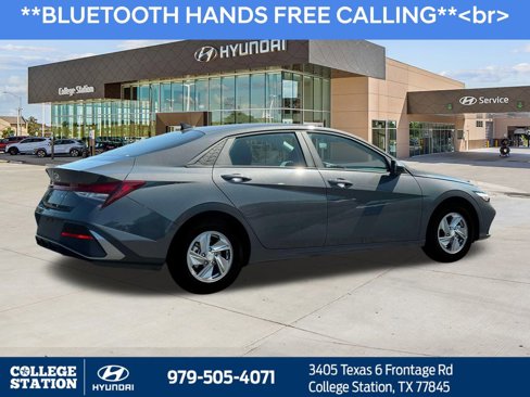 Used 2025 Hyundai Elantra SE image 8