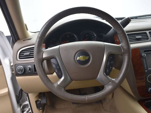 Used 2013 Chevrolet Suburban LTZ image 13
