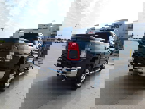 Used 2021 RAM 1500 Big Horn image 4