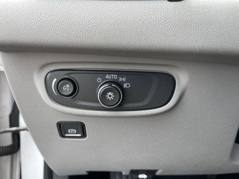 Used 2020 GMC Terrain SLE w/ Driver Convenience Package image 31