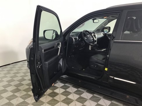 Used 2019 Lexus GX 460 image 16