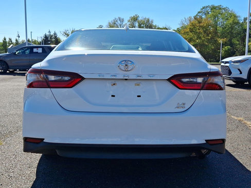 Certified 2022 Toyota Camry LE image 25