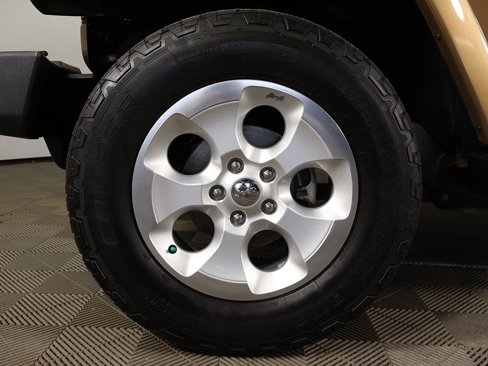 Used 2015 Jeep Wrangler Unlimited Sahara w/ Dual Top Group image 15