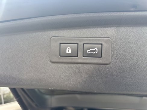 Used 2021 Subaru Outback Premium image 25