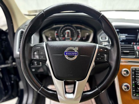 Used 2017 Volvo XC60 T5 Inscription w/ Preferred Option Package image 21