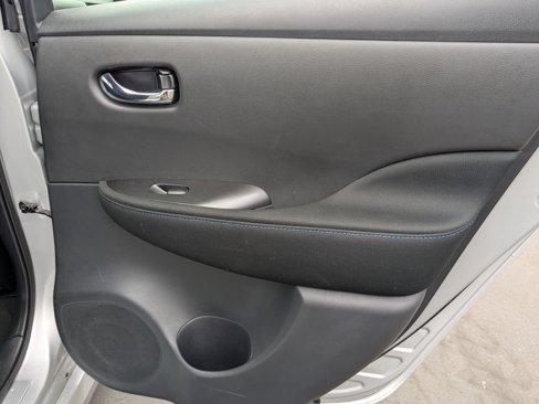 Certified 2024 Nissan Leaf S image 28