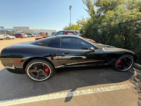 Used 1997 Chevrolet Corvette Coupe image 6