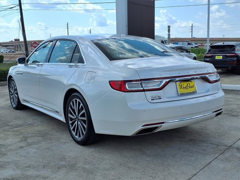 Used 2017 Lincoln Continental Select image 24
