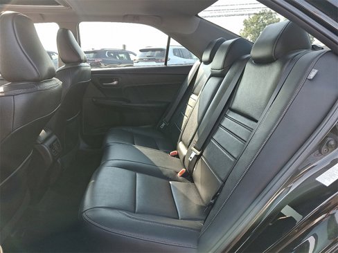 Used 2016 Toyota Camry XLE image 10