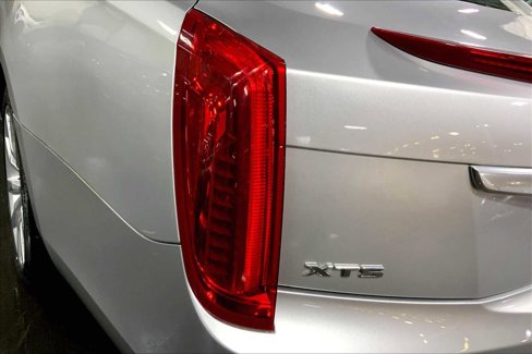 Used 2015 Cadillac XTS Luxury image 28