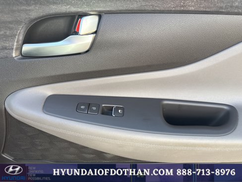 Certified 2020 Hyundai Santa Fe SE image 16