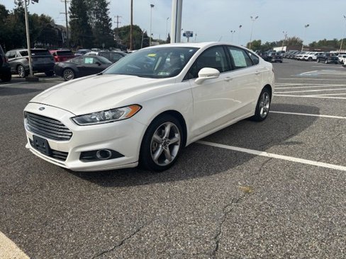 Used 2015 Ford Fusion SE image 3