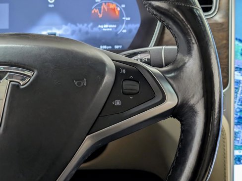 Used 2016 Tesla Model X 75D image 33