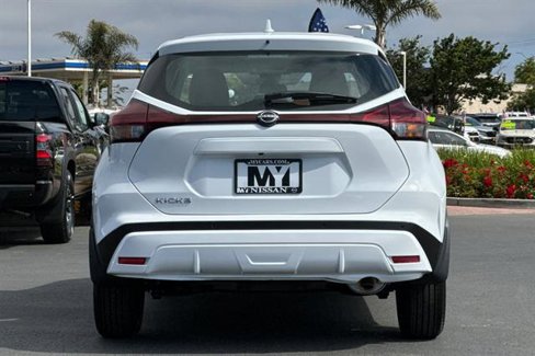New 2025 Nissan Kicks Play S image 5