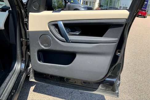 Used 2023 Land Rover Discovery Sport S image 20