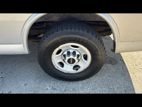 Used 2017 GMC Savana 2500 image 21