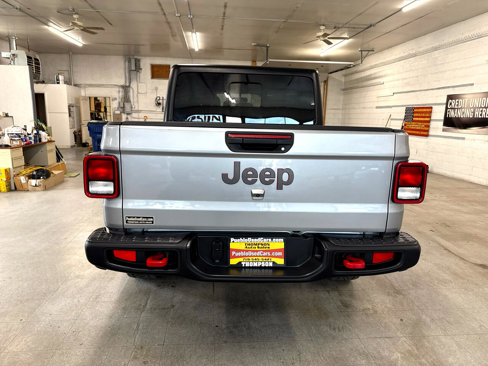 Used 2020 Jeep Gladiator Rubicon image 3