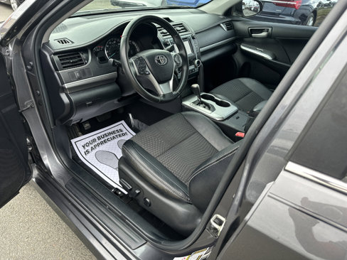 Used 2014 Toyota Camry SE image 7