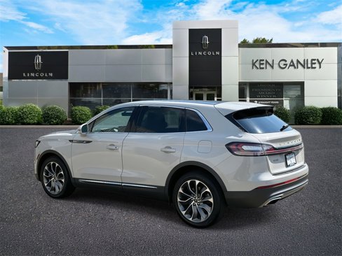 Used 2022 Lincoln Nautilus Reserve image 5