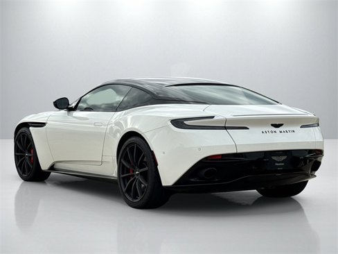 Used 2022 Aston Martin DB11 Coupe image 2