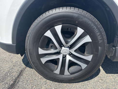 Used 2016 Toyota RAV4 LE image 4