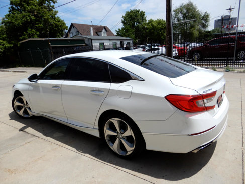 Used 2018 Honda Accord Touring image 7