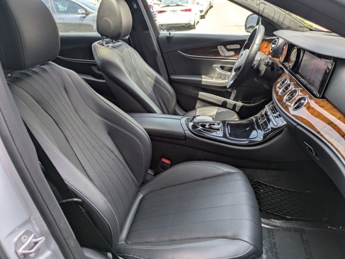 Used 2018 Mercedes-Benz E 400 4MATIC Sedan image 29
