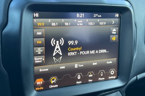 Used 2018 Jeep Renegade Altitude w/ UConnect 8.4 Nav Group image 15