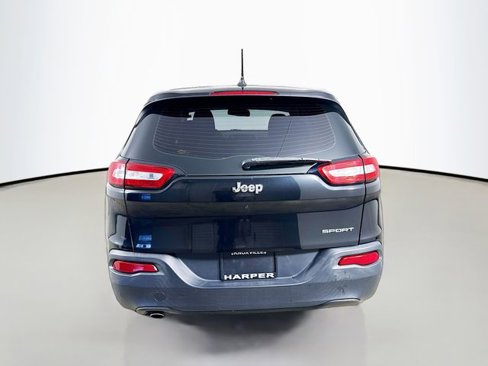 Used 2015 Jeep Cherokee Sport image 8