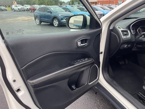 Used 2021 Jeep Compass Latitude image 6
