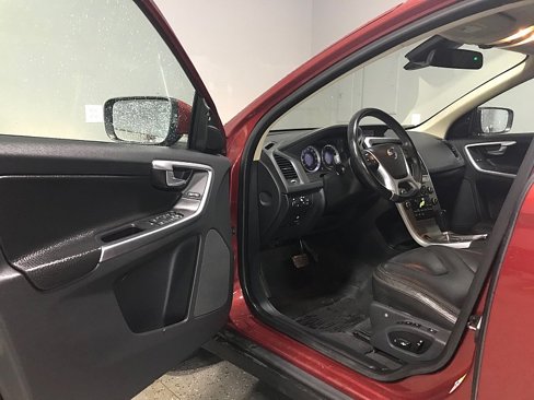 Used 2011 Volvo XC60 T6 image 9