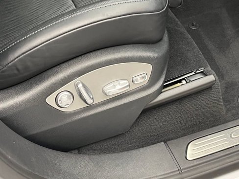 Used 2015 Porsche Cayenne S image 42
