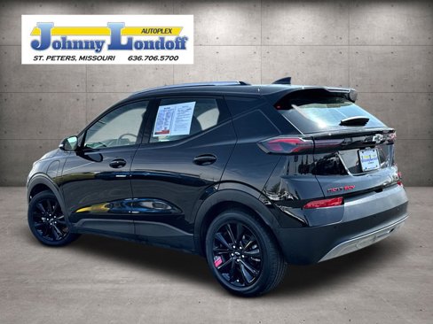 Used 2023 Chevrolet Bolt EUV LT w/ Convenience Package image 3
