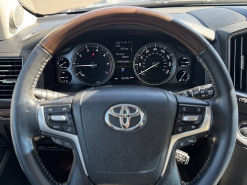 Used 2019 Toyota Land Cruiser image 19