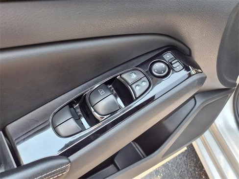 Used 2023 Nissan Altima 2.5 SV image 11