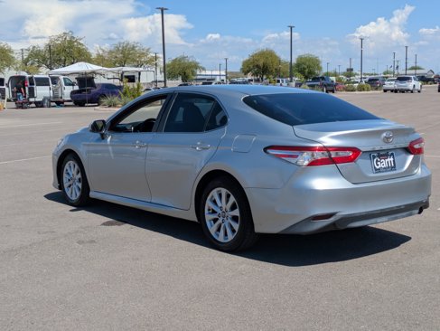 Used 2018 Toyota Camry LE image 3