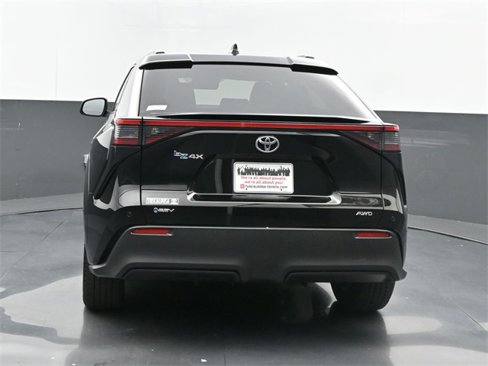 Used 2025 Toyota bZ4X AWD image 19