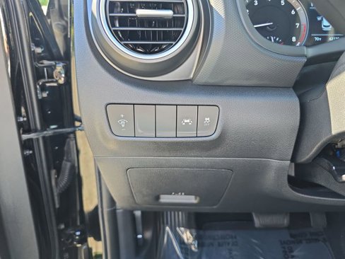 Used 2020 Hyundai Kona SE image 18