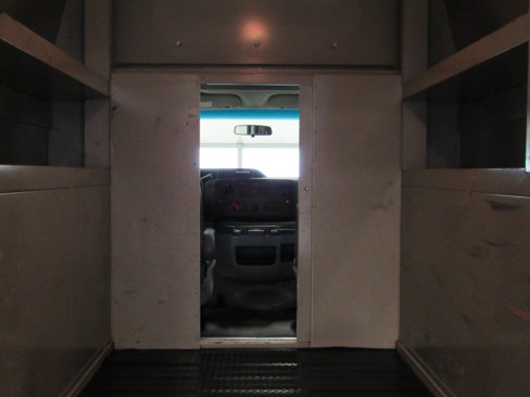 Used 2015 Ford E-350 and Econoline 350 Super Duty image 17