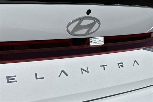 Used 2025 Hyundai Elantra Sport image 27