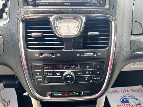 Used 2012 Chrysler Town & Country Touring w/ Entertainment Group #1 image 28