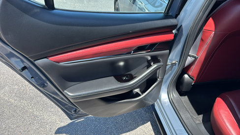 Used 2020 MAZDA MAZDA3 Hatchback w/ Premium Package image 17