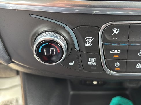 Used 2020 Chevrolet Traverse LT w/ Driver Confidence II Package image 30