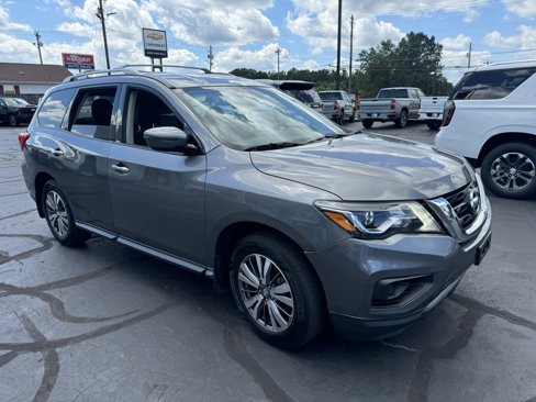 Used 2020 Nissan Pathfinder S image 12