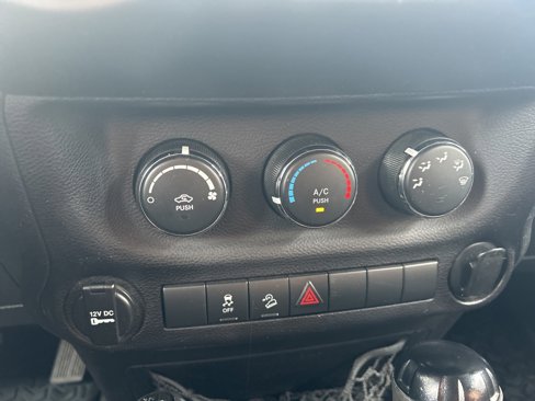 Used 2012 Jeep Wrangler Sport image 19